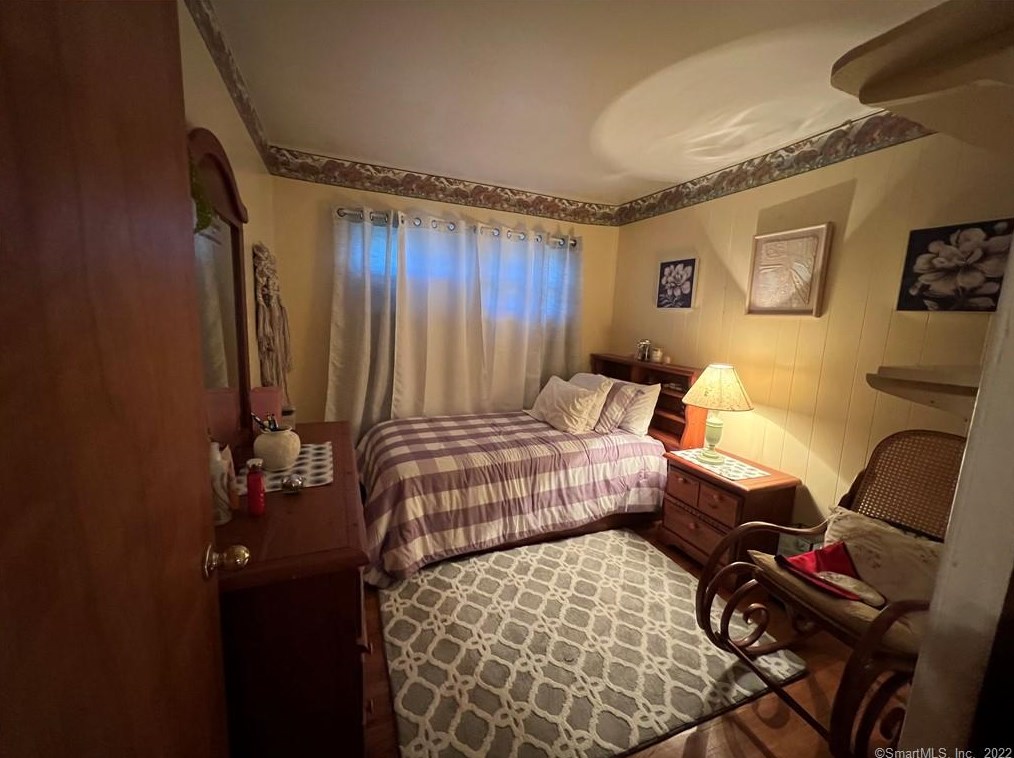 64 Monroe St, Hartford CT  06114-1751 exterior