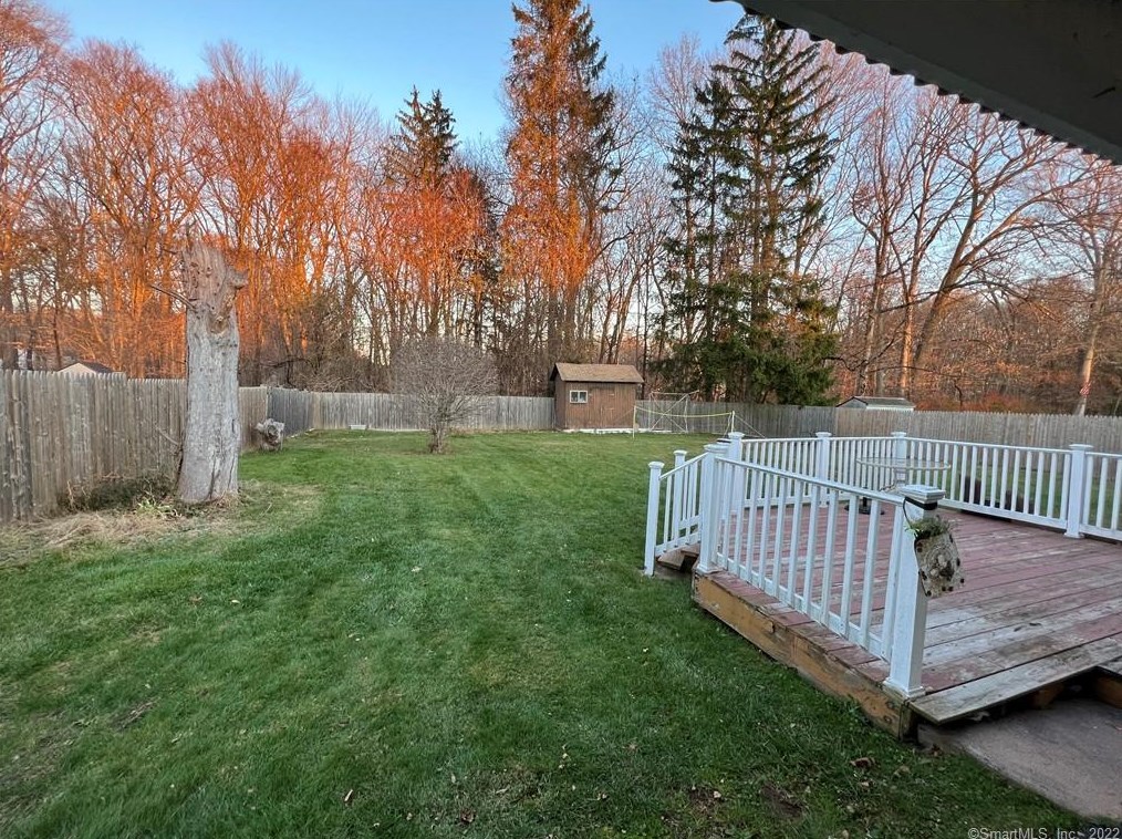 64 Monroe St, Hartford CT  06114-1751 exterior