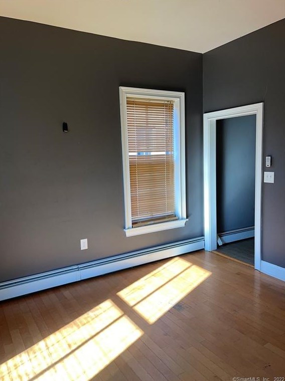 8 Ashley St, Hartford CT 06105-1310 exterior