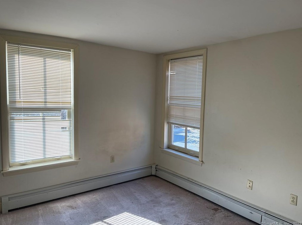 8 Ashley St, Hartford CT 06105-1310 exterior