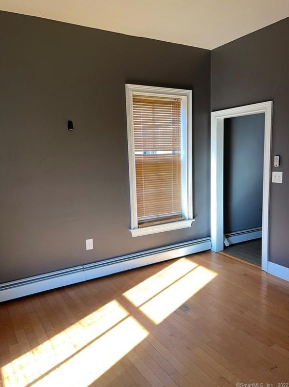 8 Ashley St, Hartford CT 06105-1310 exterior