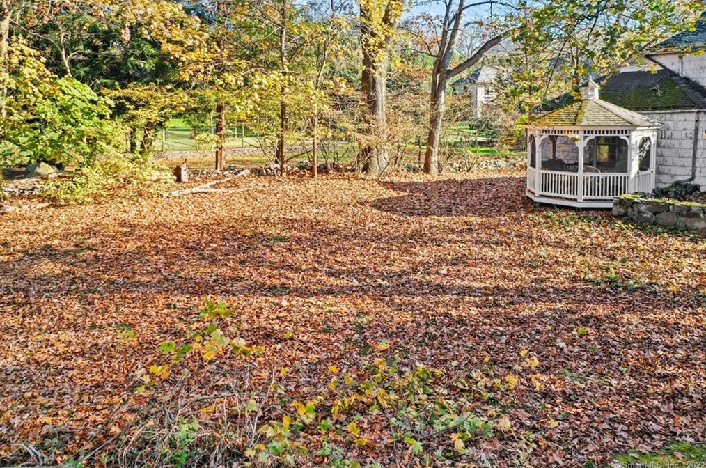 5 Brookside Dr, Westport CT  06880-2559 exterior