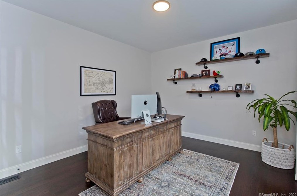 27 Stratton Farms Rd, Suffield CT  06093-2924 exterior