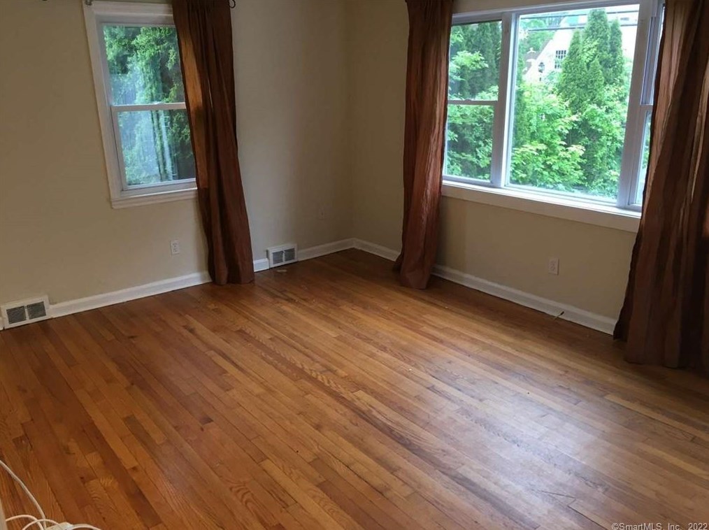 31 Ives St, New Haven CT 06518-2235 exterior