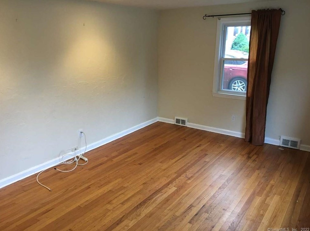 31 Ives St, New Haven CT 06518-2235 exterior