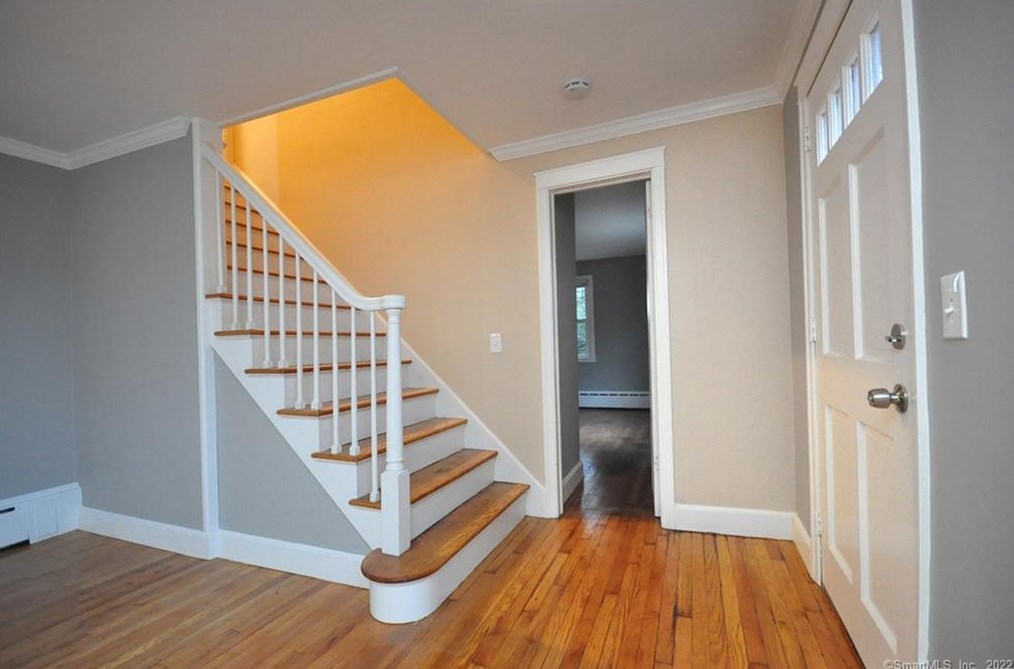 438 Hopmeadow St, Simsbury CT  06089-9731 exterior