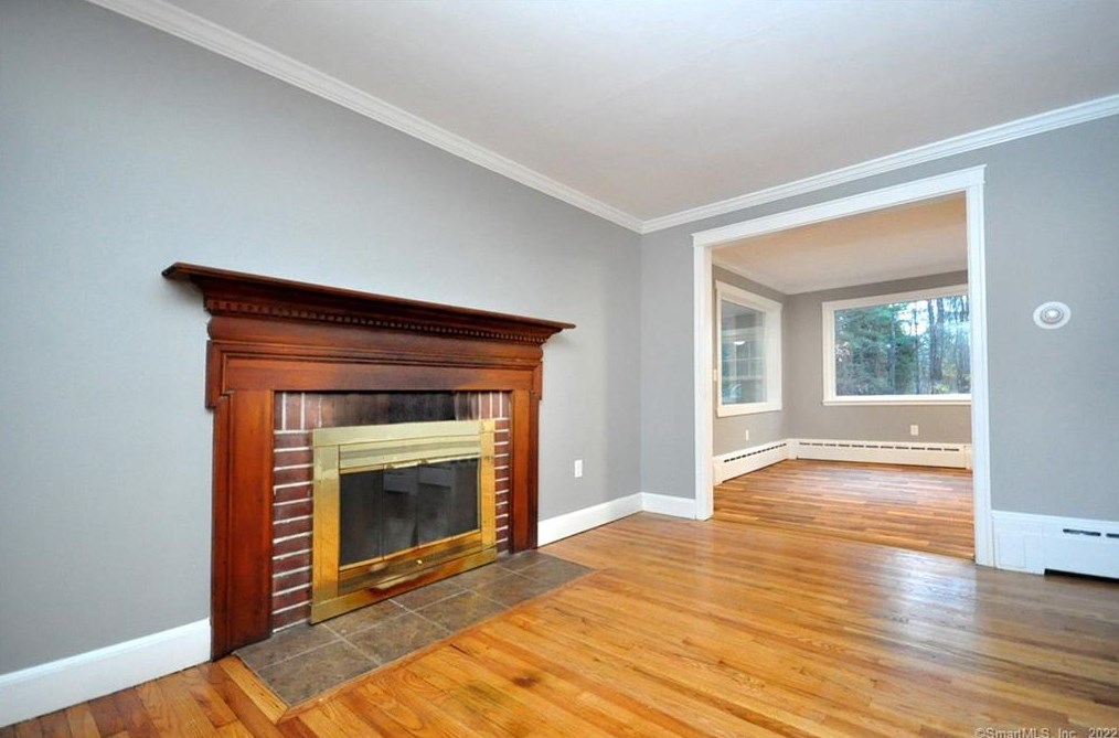 438 Hopmeadow St, Simsbury CT  06089-9731 exterior