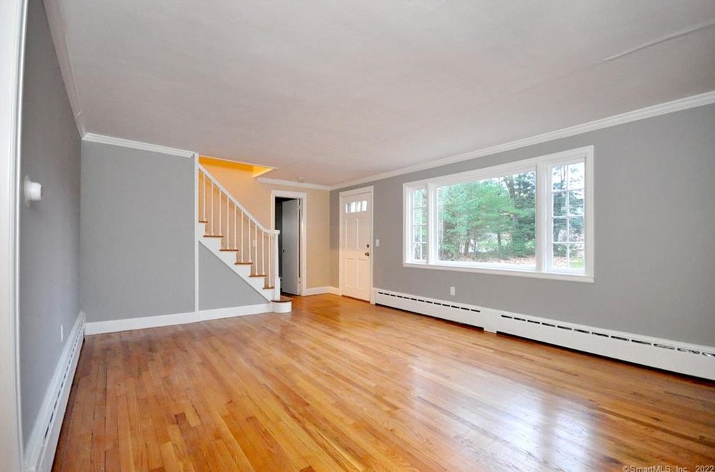 438 Hopmeadow St, Simsbury CT  06089-9731 exterior
