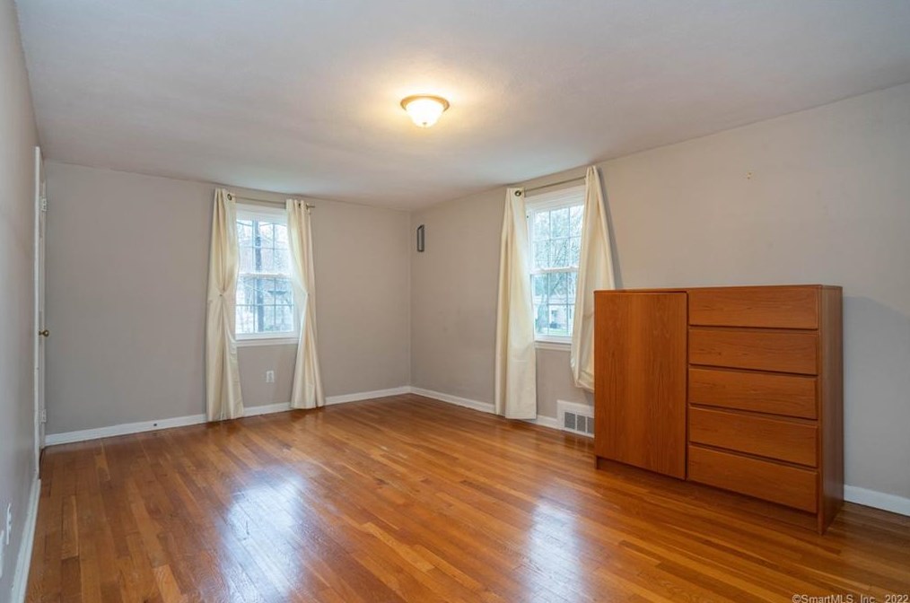 11 Dorset Rd, Hartford CT 06119-1313 exterior