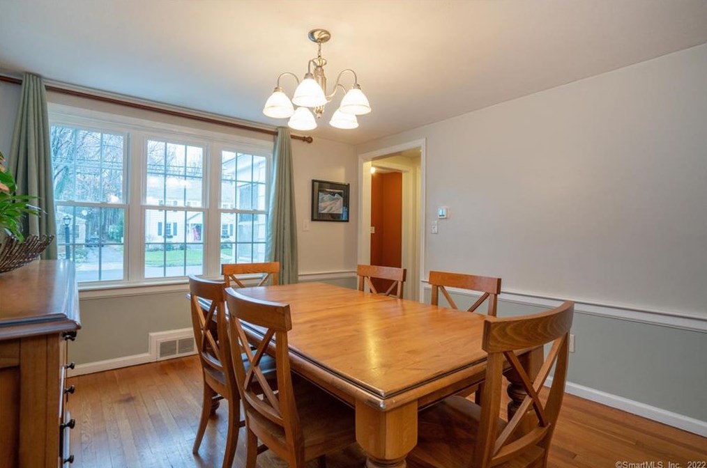 11 Dorset Rd, Hartford CT 06119-1313 exterior