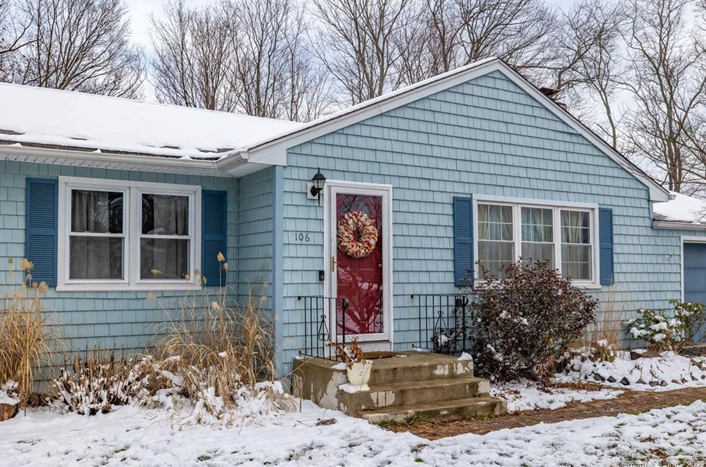 106 Milton Dr, Meriden CT  06450-2423 exterior