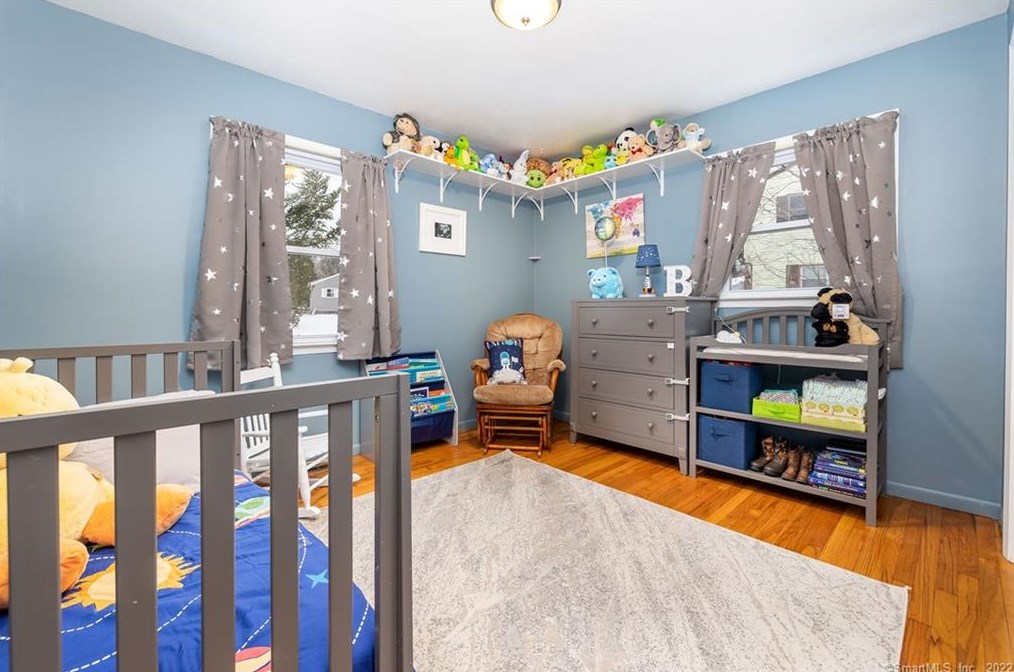 106 Milton Dr, Meriden CT  06450-2423 exterior