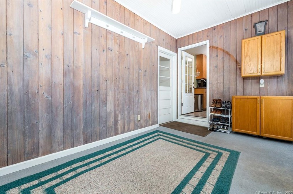 106 Milton Dr, Meriden CT  06450-2423 exterior