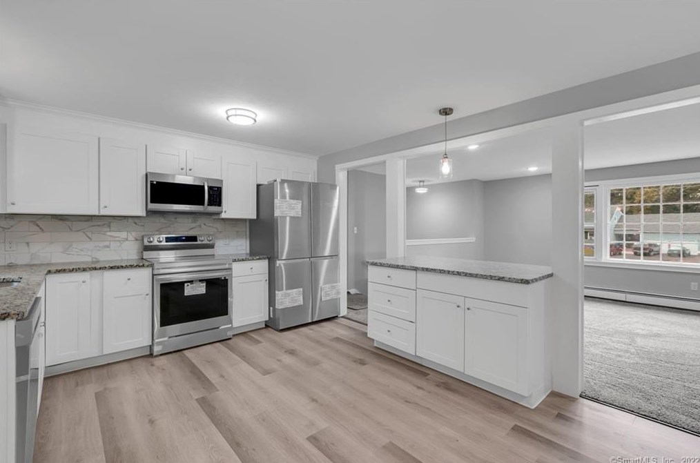 5 Laurel Dr, Stafford CT  06076-1631 exterior