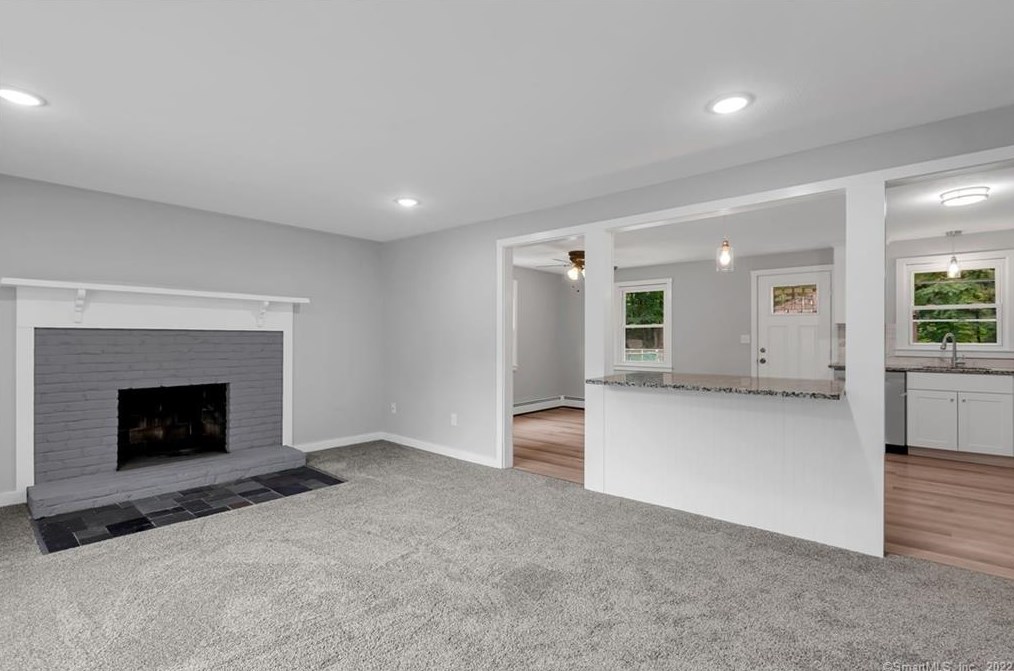 5 Laurel Dr, Stafford CT  06076-1631 exterior