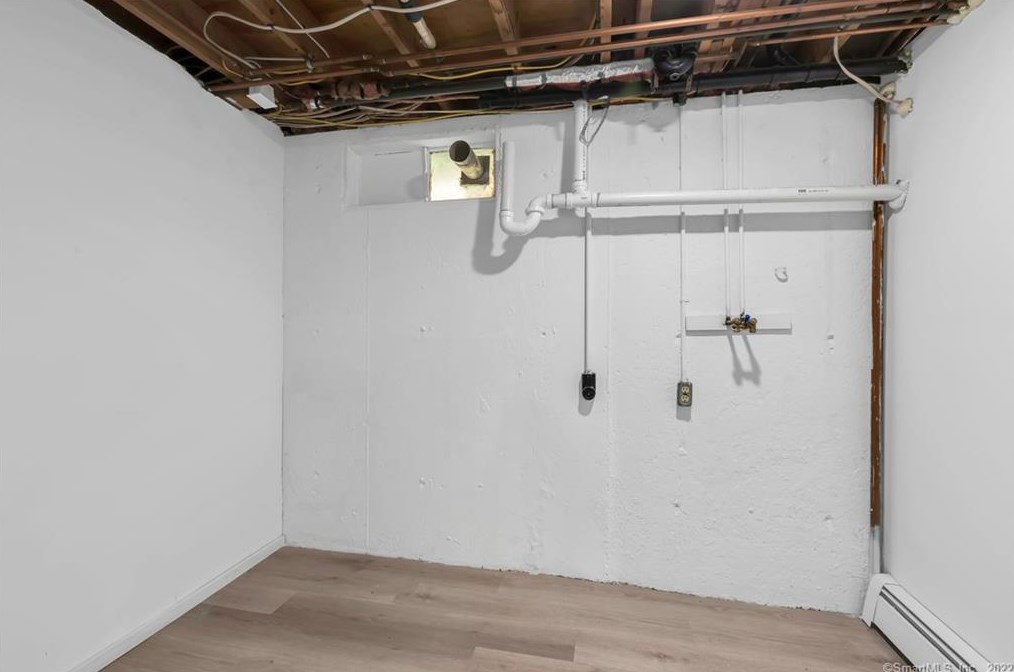 5 Laurel Dr, Stafford CT  06076-1631 exterior