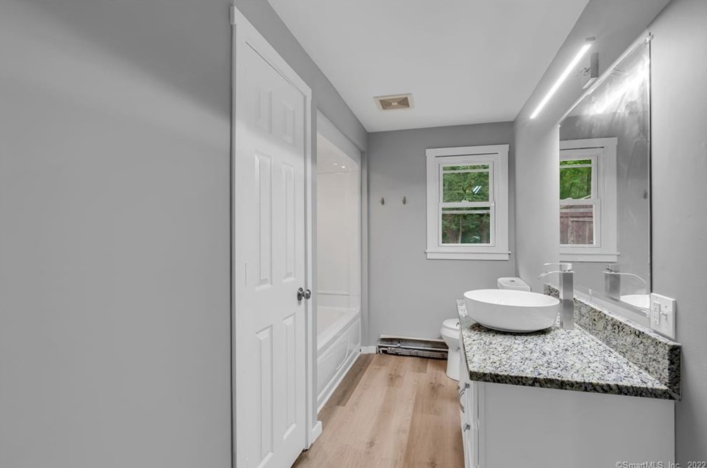 5 Laurel Dr, Stafford CT  06076-1631 exterior