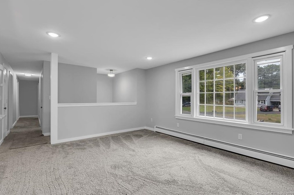 5 Laurel Dr, Stafford CT  06076-1631 exterior