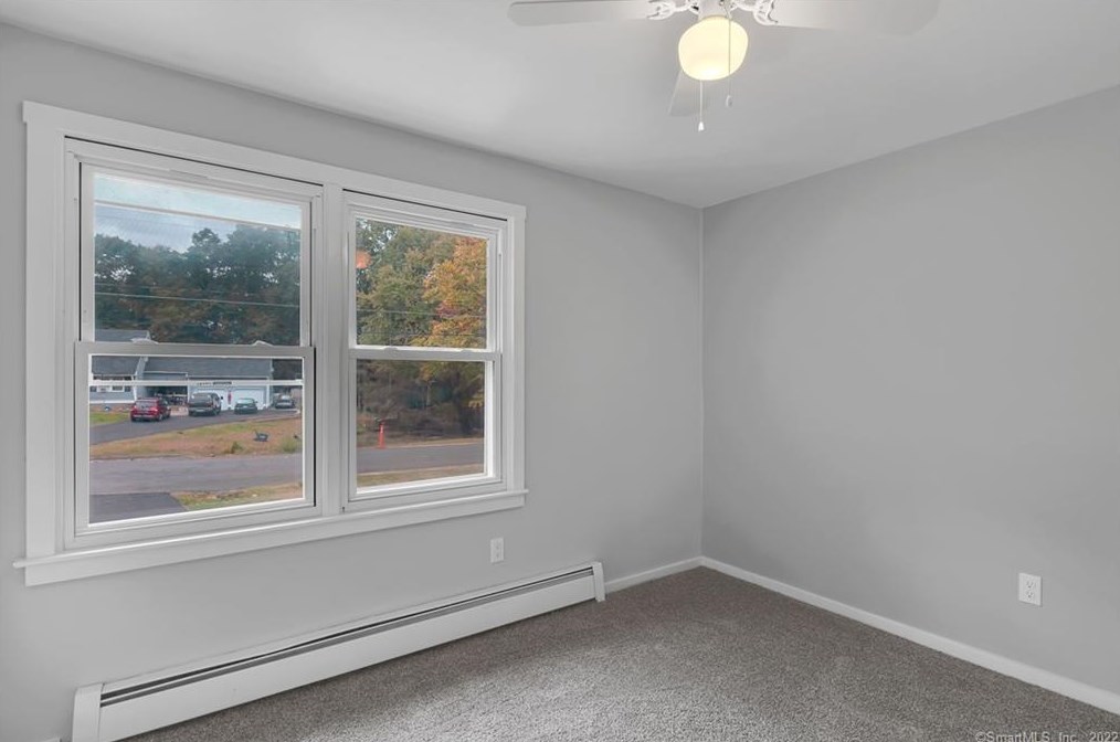 5 Laurel Dr, Stafford CT  06076-1631 exterior