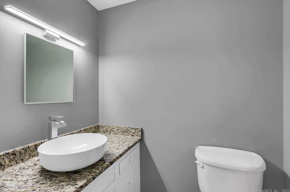 5 Laurel Dr, Stafford CT  06076-1631 exterior