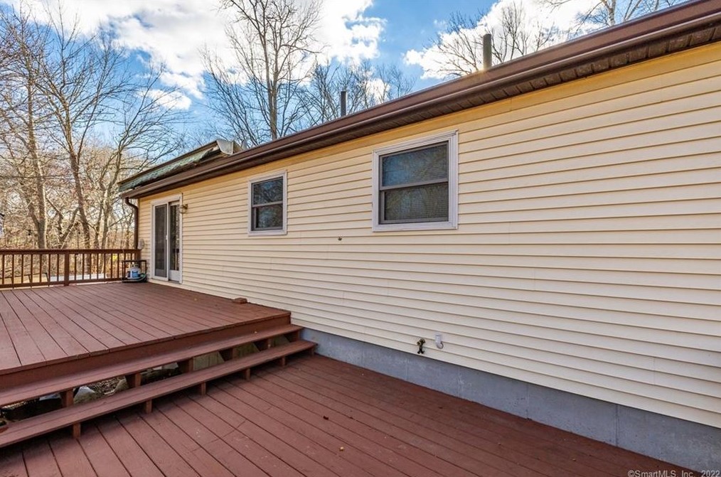 920 Noank Ledyard Rd, Mystic CT  06355-1319 exterior