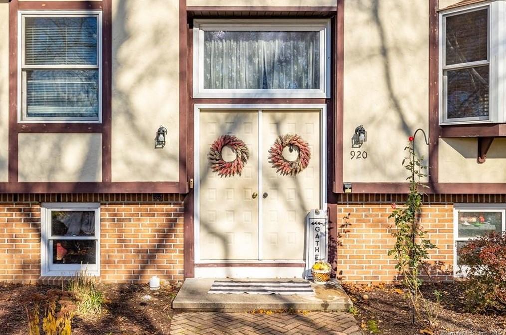 920 Noank Ledyard Rd, Mystic CT  06355-1319 exterior