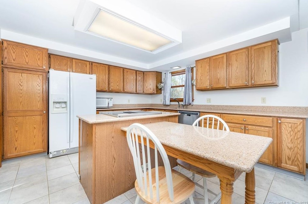 920 Noank Ledyard Rd, Mystic CT  06355-1319 exterior