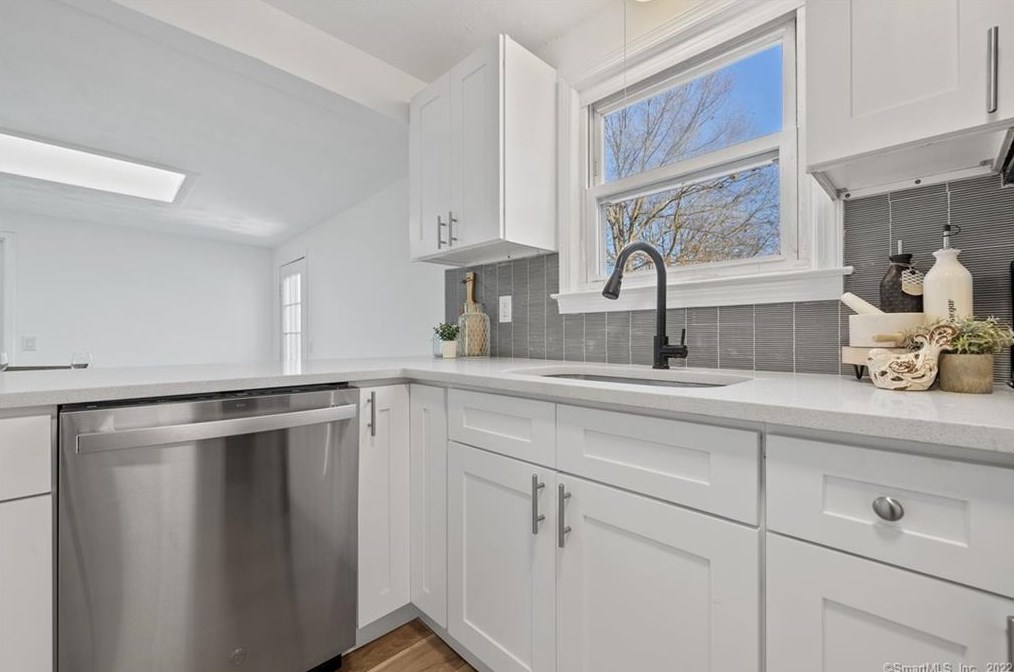 26 Courtney Dr, Rocky Hill CT  06067-2046 exterior