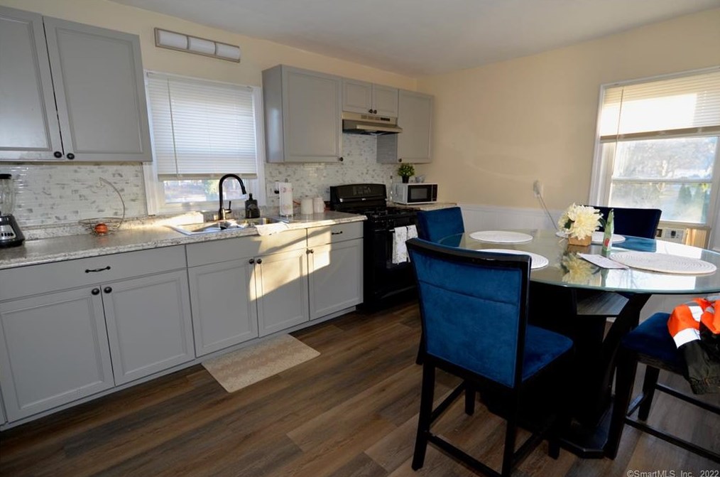 92 Cutlery Ave, Meriden CT  06451-5114 exterior