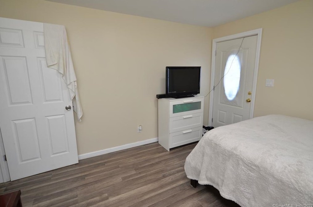 92 Cutlery Ave, Meriden CT  06451-5114 exterior
