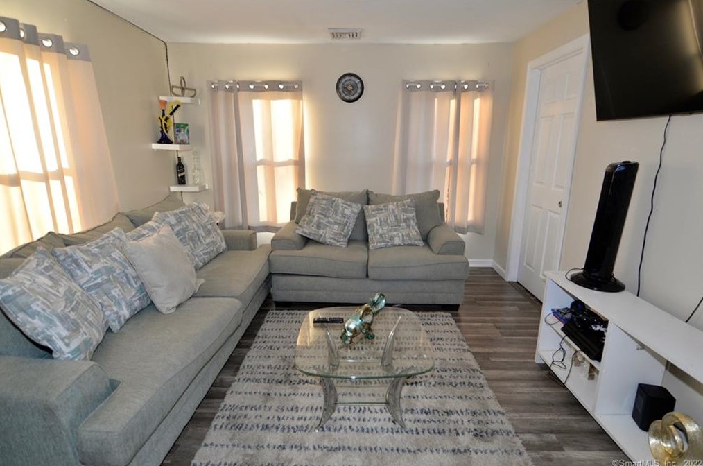 92 Cutlery Ave, Meriden CT  06451-5114 exterior