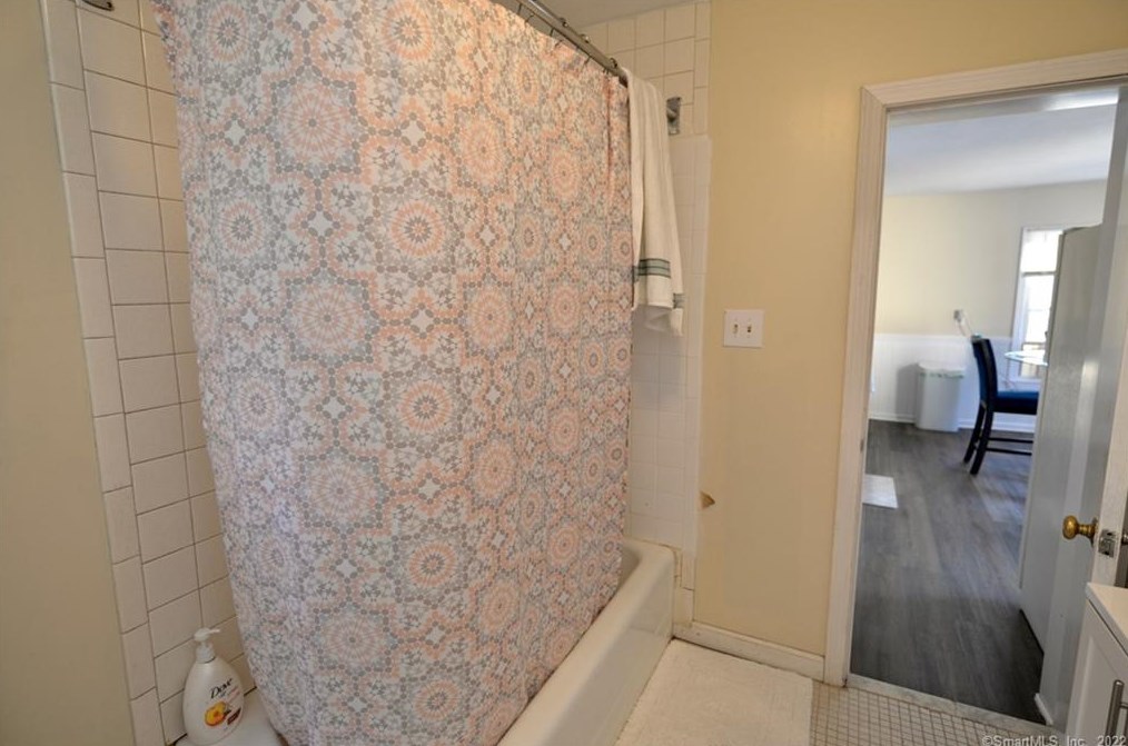 92 Cutlery Ave, Meriden CT  06451-5114 exterior
