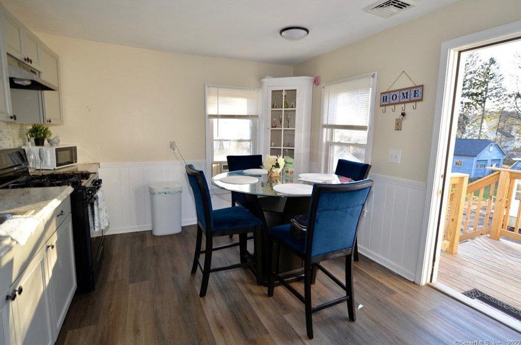 92 Cutlery Ave, Meriden CT  06451-5114 exterior