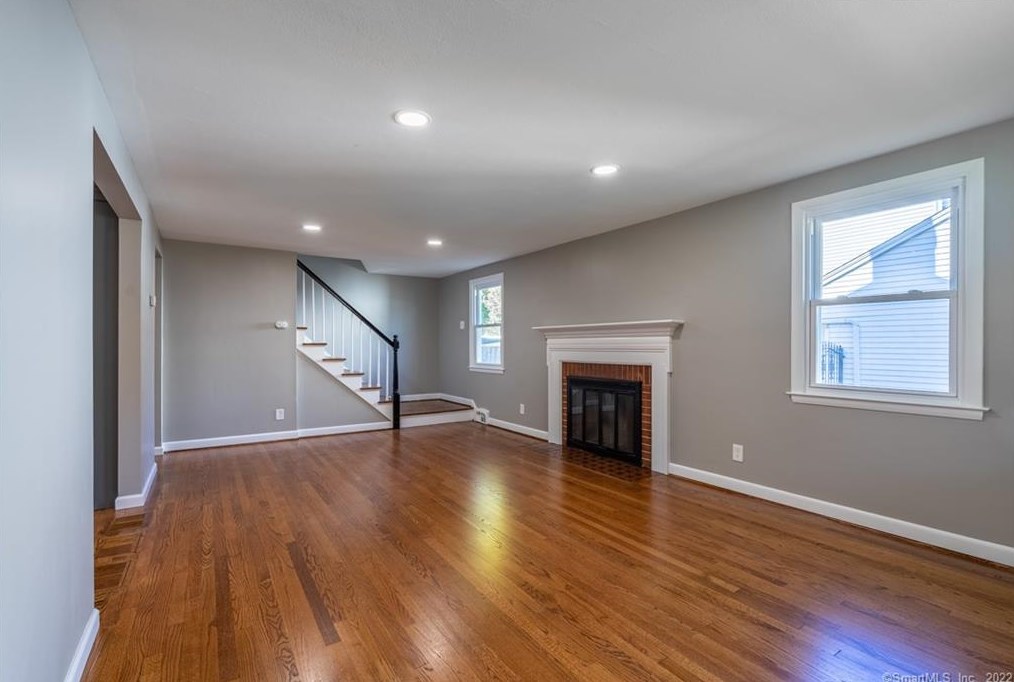 3 Valley Crest Dr, Hartford CT  06110-1654 exterior