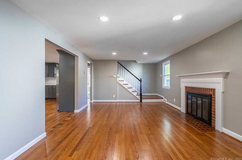 3 Valley Crest Dr, Hartford CT  06110-1654 exterior