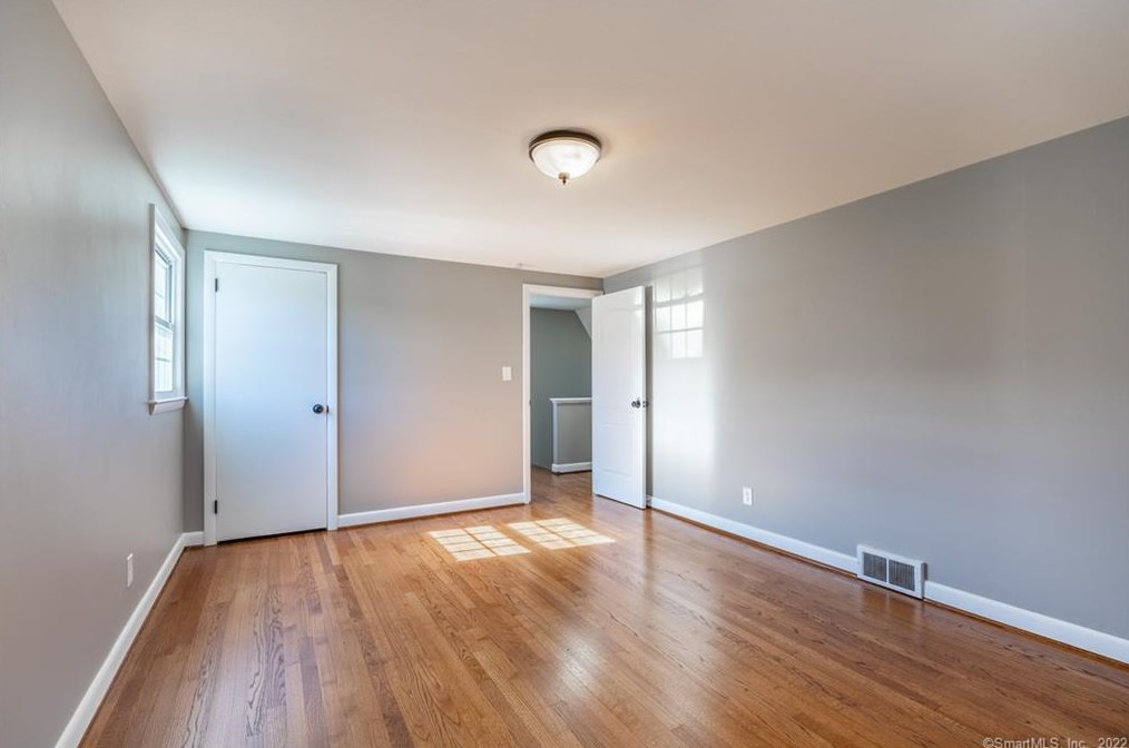 3 Valley Crest Dr, Hartford CT  06110-1654 exterior