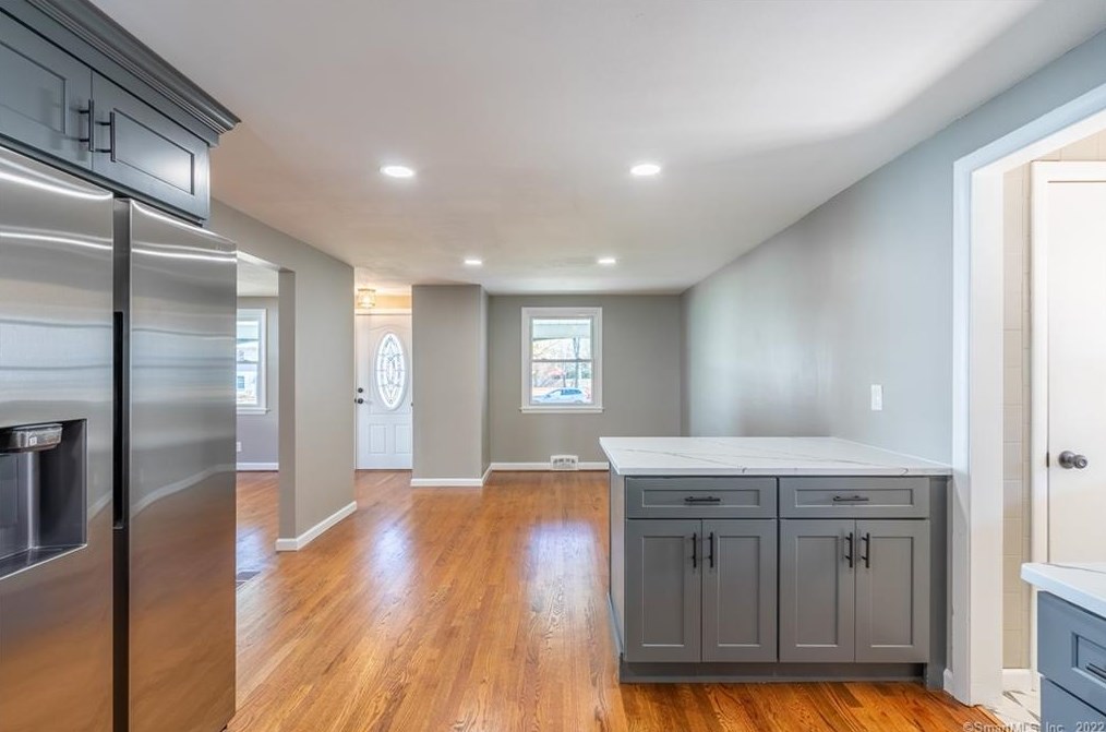 3 Valley Crest Dr, Hartford CT  06110-1654 exterior