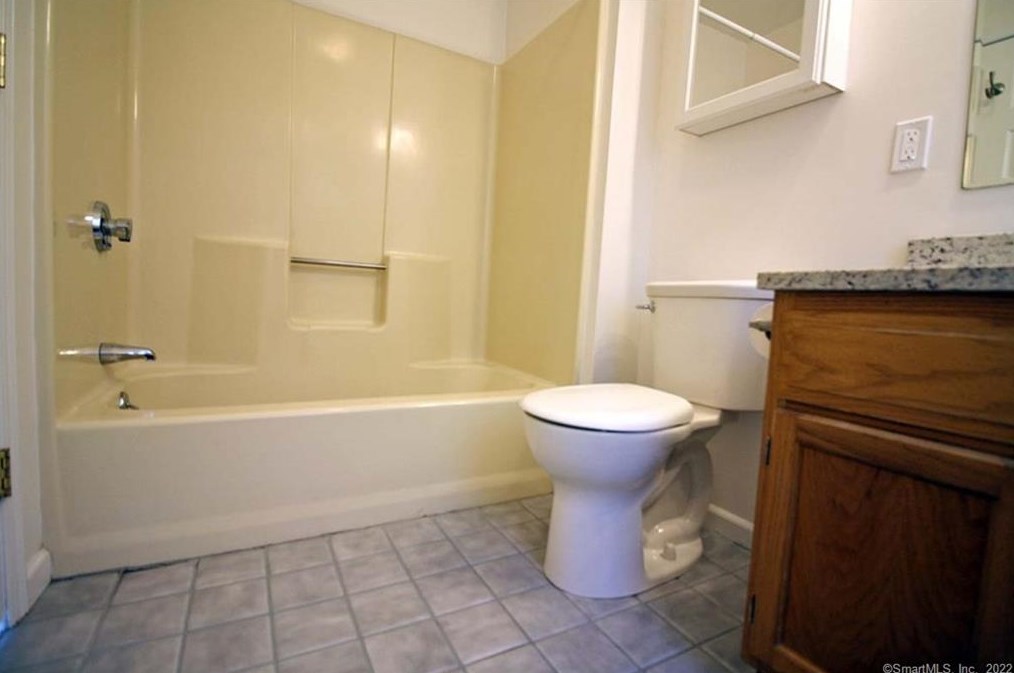 59 Old Post Rd, Clinton CT  06413-1859 exterior