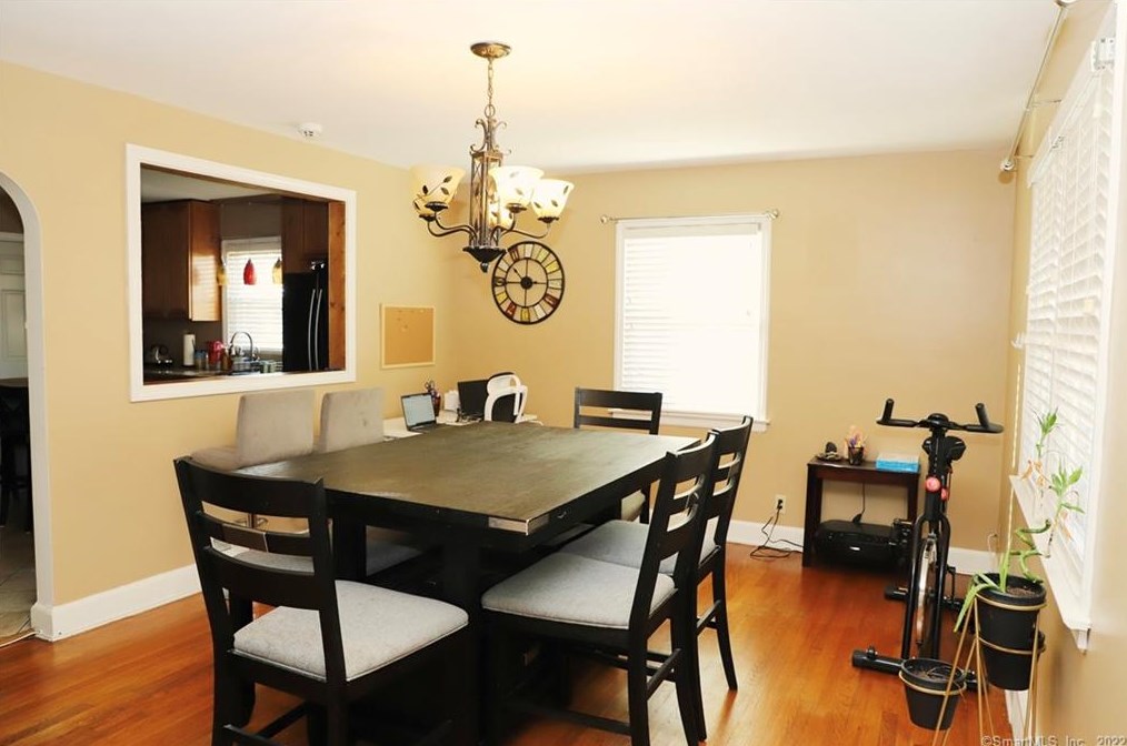 255 Hollister St, Stratford CT  06615-6208 exterior