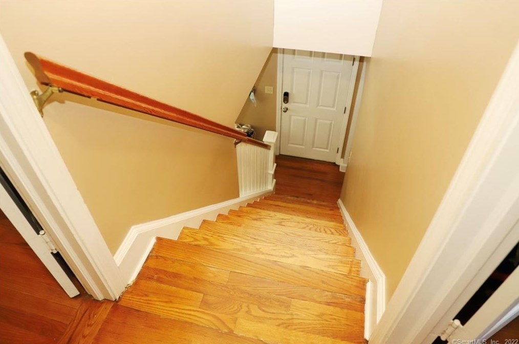 255 Hollister St, Stratford CT  06615-6208 exterior