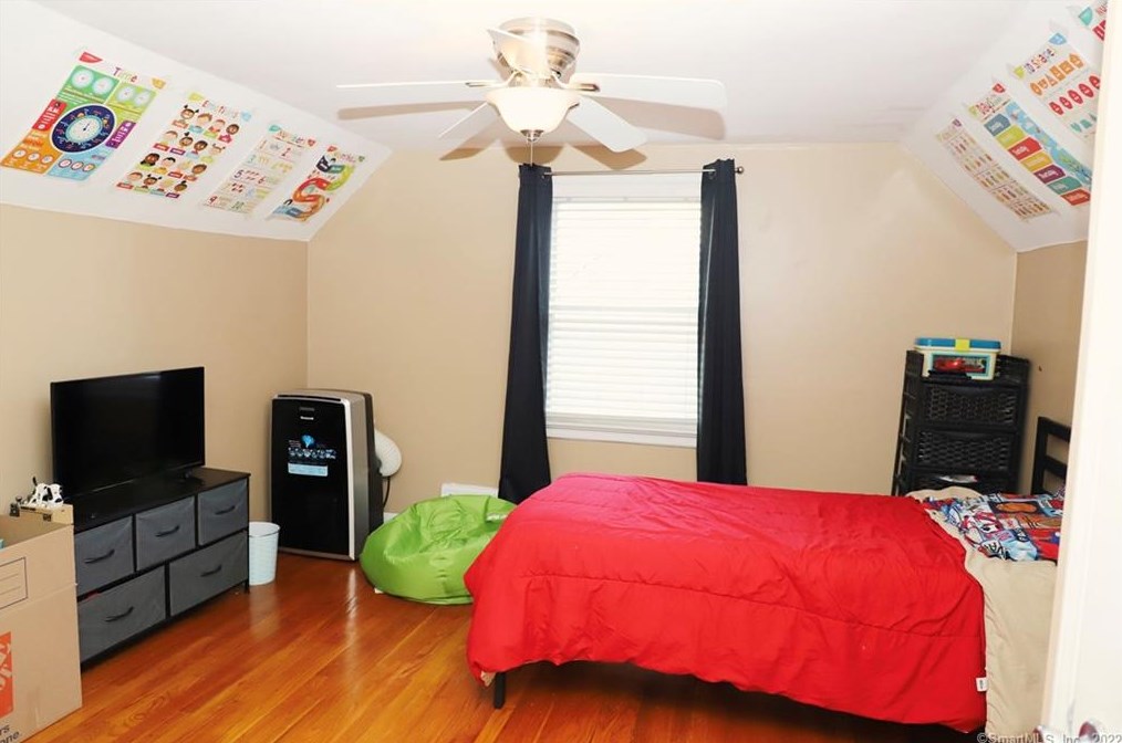 255 Hollister St, Stratford CT  06615-6208 exterior