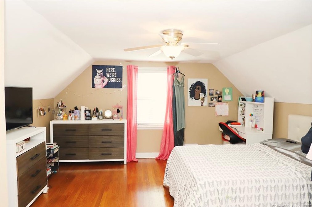 255 Hollister St, Stratford CT  06615-6208 exterior