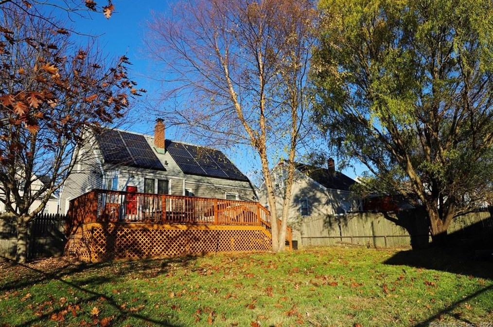 255 Hollister St, Stratford CT  06615-6208 exterior