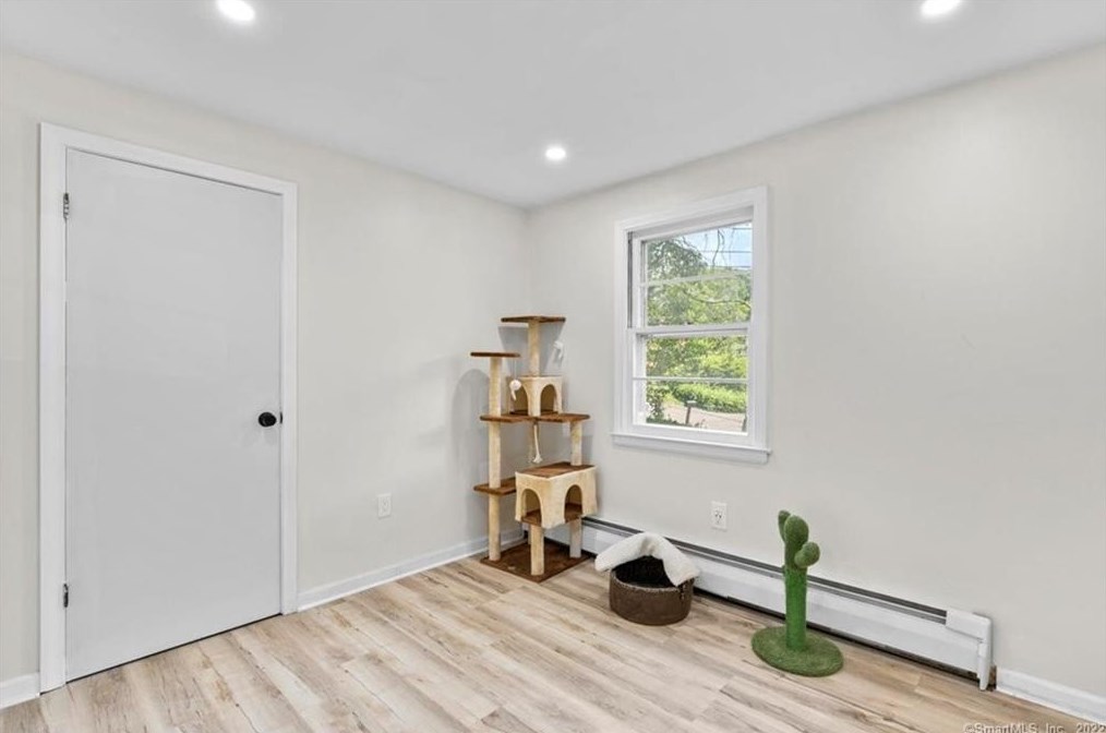 64 Parkview St, Meriden CT  06451-5235 exterior