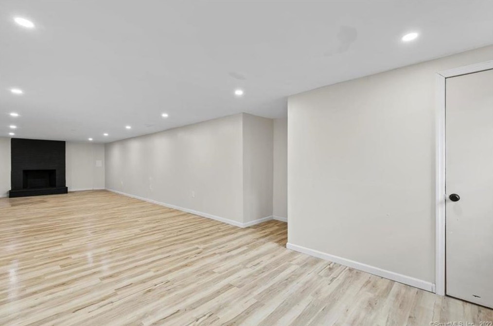 64 Parkview St, Meriden CT  06451-5235 exterior