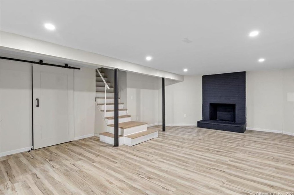 64 Parkview St, Meriden CT  06451-5235 exterior