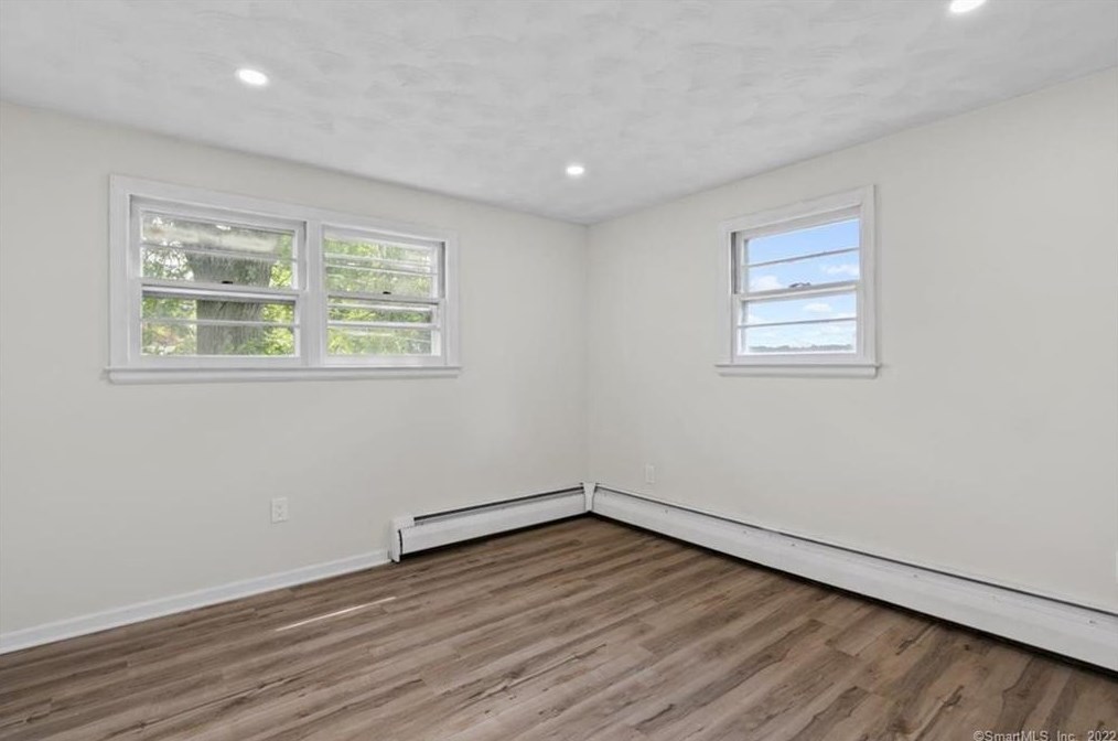 64 Parkview St, Meriden CT  06451-5235 exterior