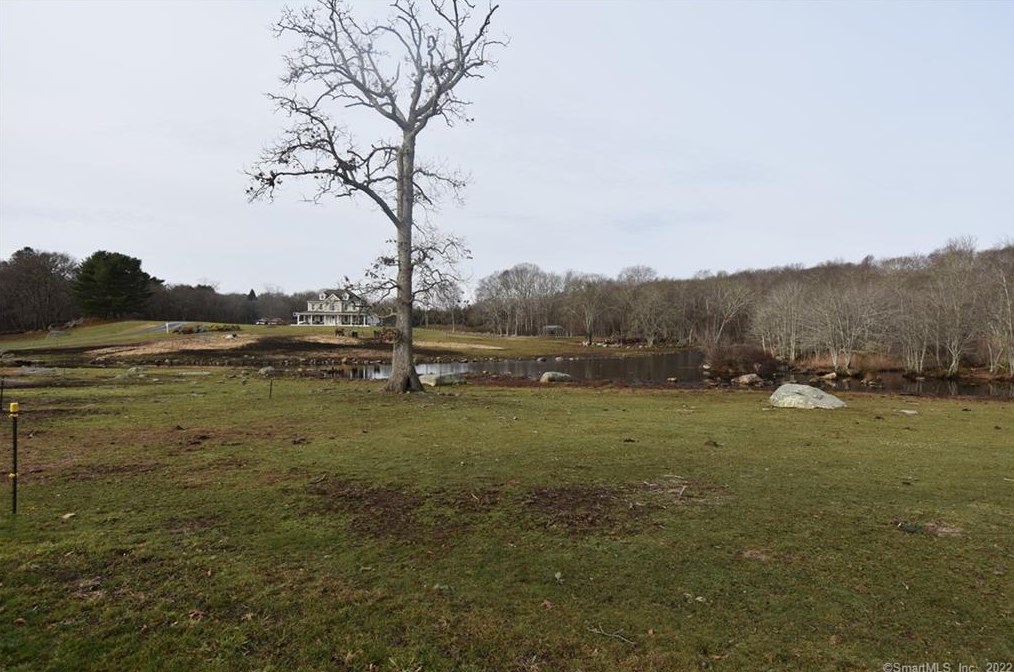 52 Stewart Rd, Pawcatuck CT  06379-2043 exterior