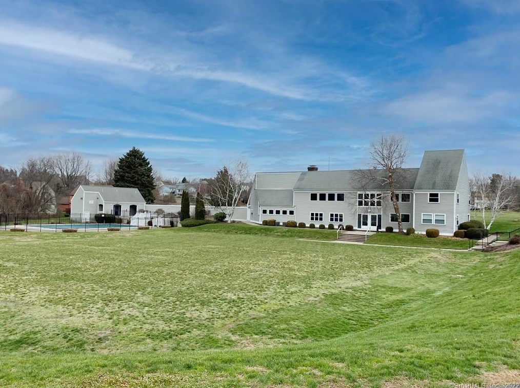 14 Hallmark Hill Dr, Wallingford CT  06492-3451 exterior
