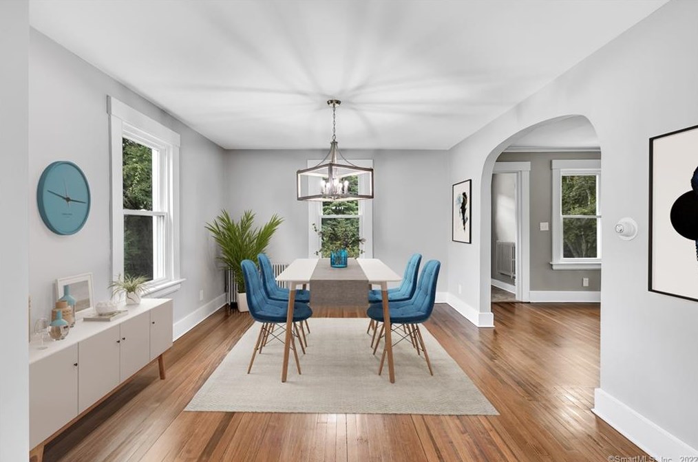 198 Meadow St, Huntington CT  06484-2265 exterior